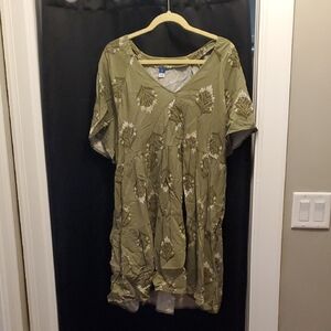 Old Navy Olive Floral Top